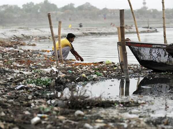 ganges-river-pollution-allahabad_44179_600x450